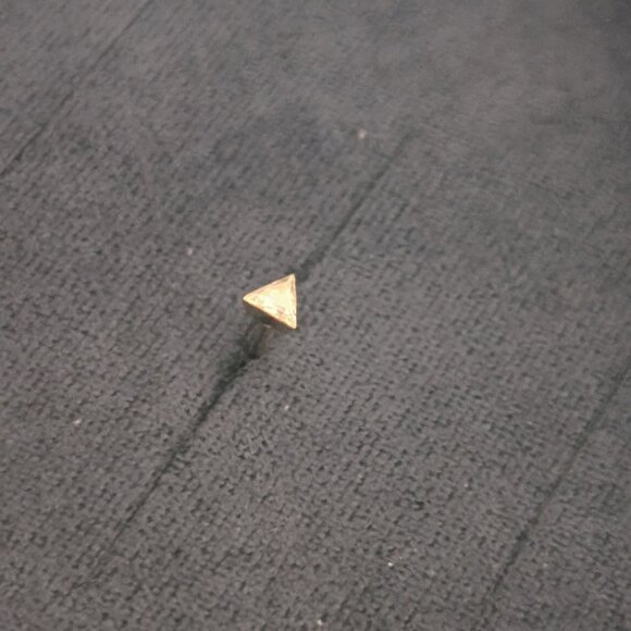 ***SOLD*** Maria Tash YG Invisible Set Triangle Diamond Threaded Earring 3mm - Picture 2 of 9